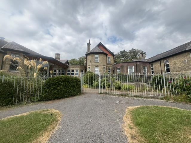Reuben's Retreat, Glossop